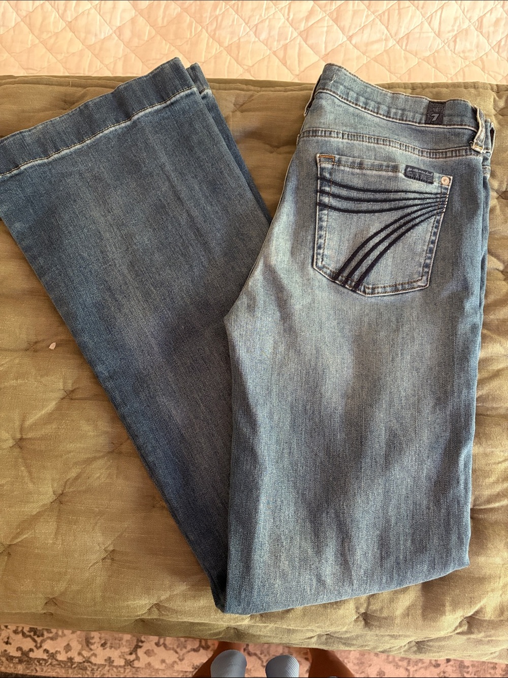 7 For All Mankind Womens Boot Cut Jeans in Light Blue Wash